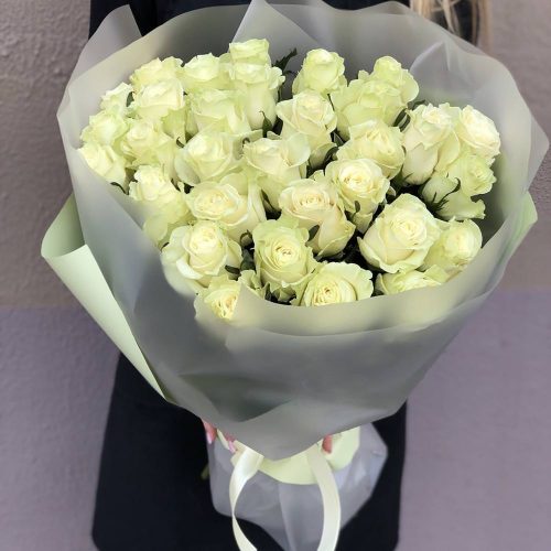 Букет из 31 белой розы