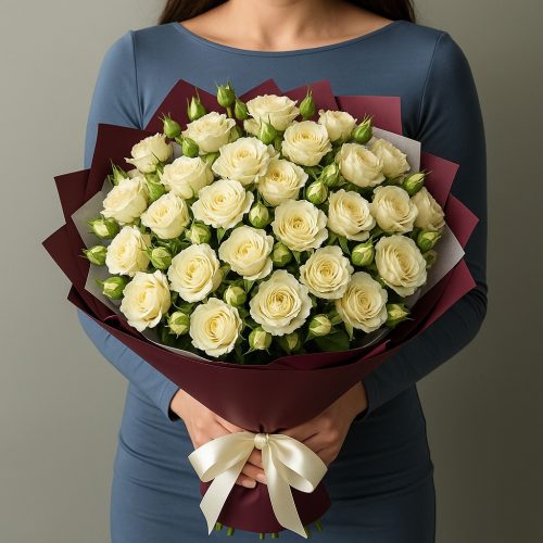 Букет «Белая нежность кустовых роз»