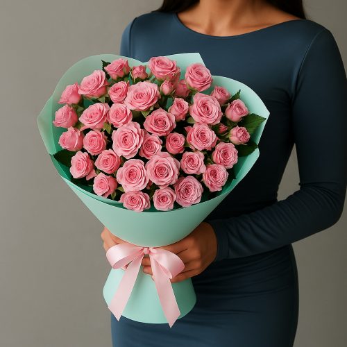 Букет «Нежные розовые кустовые розы»